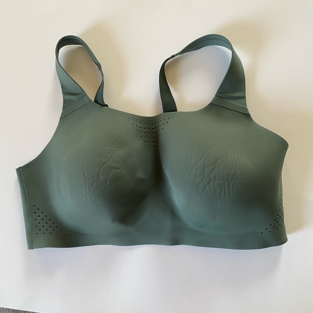 Victoria's Secret VSX Sport Featherweight Max High Support Wirefree Sports Bra
